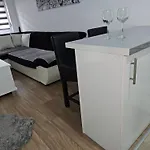 Stan Na Dan Mici Διαμέρισμα
