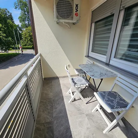 Stan Na Dan Mici Apartment