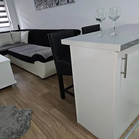 Stan Na Dan Mici Appartement